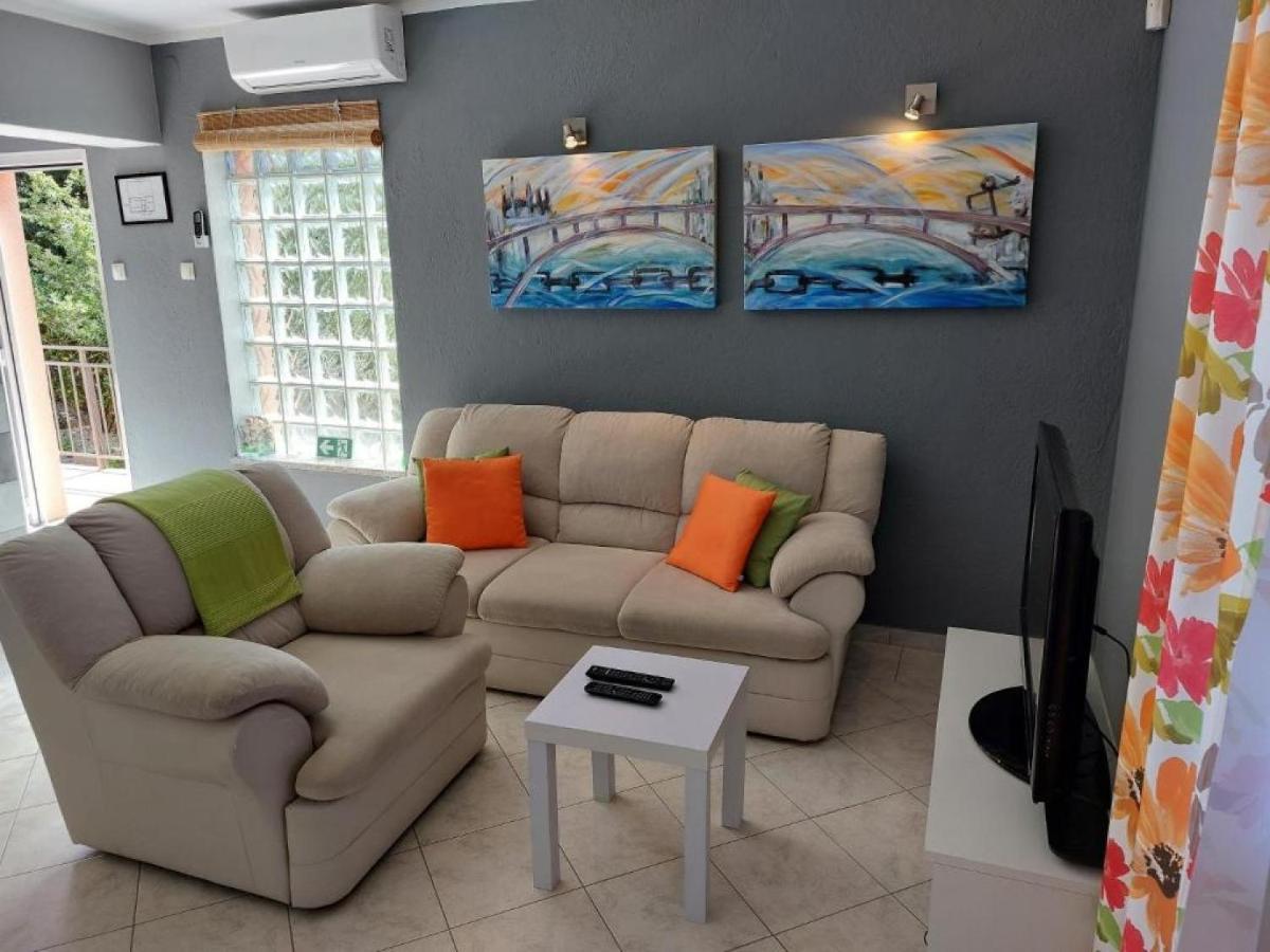 Villa Mery Smrika Bagian luar foto