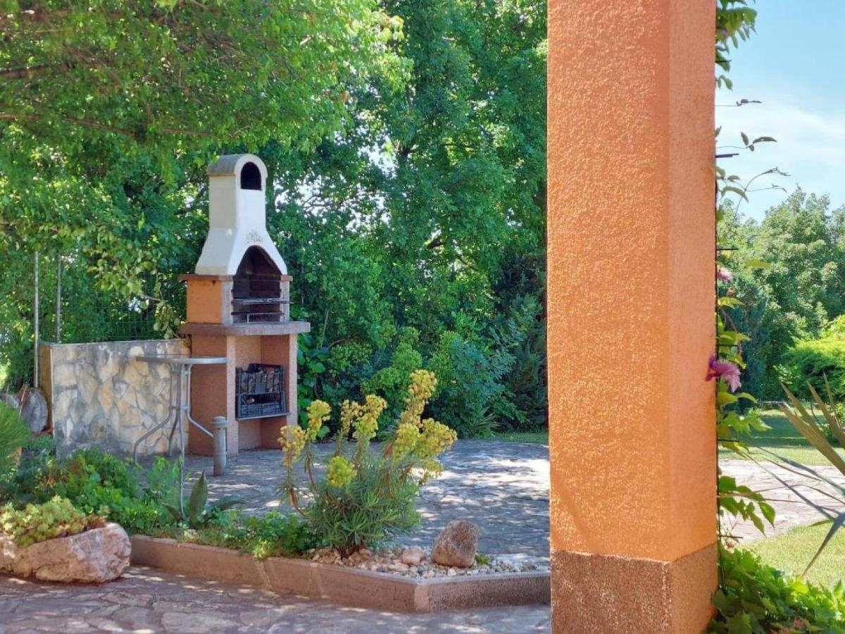 Villa Mery Smrika Bagian luar foto