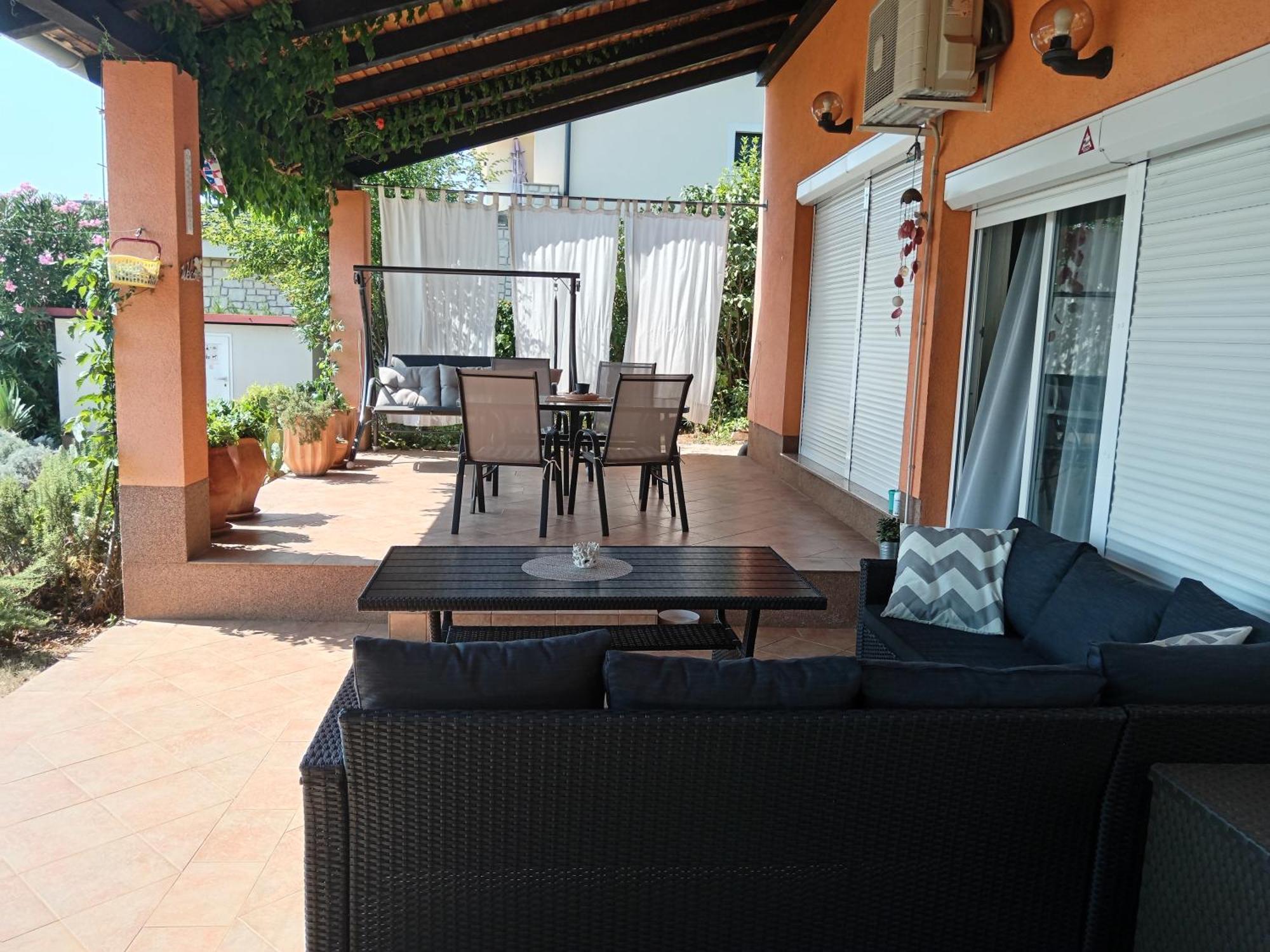 Villa Mery Smrika Bagian luar foto